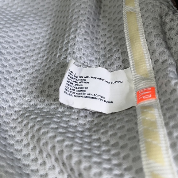 GAP Red Puffer Down MultiCompartment Zip-Up Coat Removable Hood Jacket Unisex A9 - Picture 13 of 16